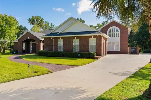 Exterior - 812 SE 36th Ln, Ocala, FL 34471 photo 4 of 21