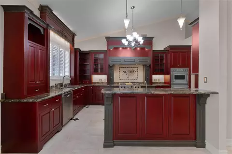 Kitchen - 812 SE 36th Ln, Ocala, FL 34471 photo 6 of 9