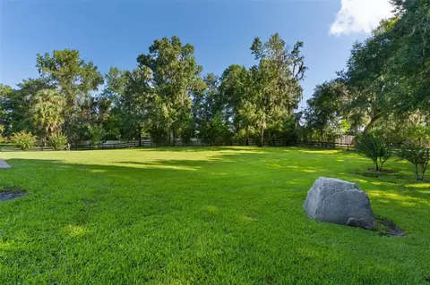 Exterior - 812 SE 36th Ln, Ocala, FL 34471 photo 14 of 21