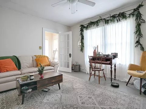 Living - 422 E 426 E Citrus Ave, Eustis, FL 32726 photo 11 of 17
