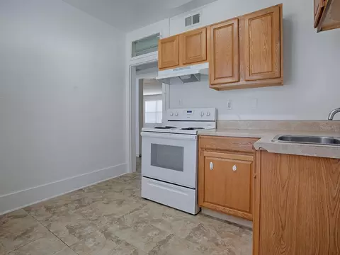 Kitchen - 422 E 426 E Citrus Ave, Eustis, FL 32726 photo 3 of 14