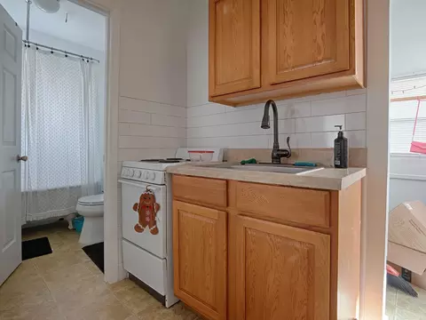 Kitchen - 422 E 426 E Citrus Ave, Eustis, FL 32726 photo 1 of 14