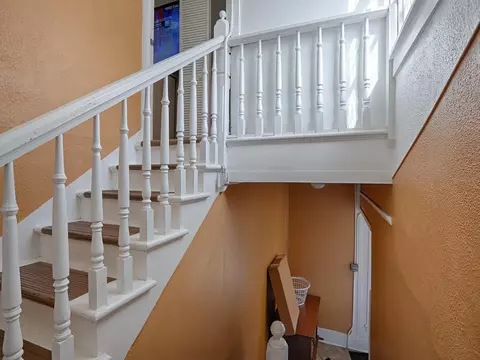 Entry Way - 422 E 426 E Citrus Ave, Eustis, FL 32726 photo 1 of 6