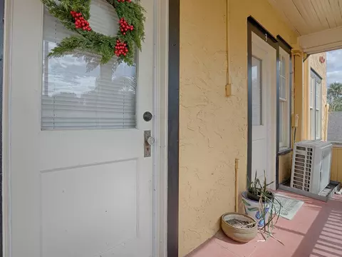Exterior - 422 E 426 E Citrus Ave, Eustis, FL 32726 photo 11 of 16