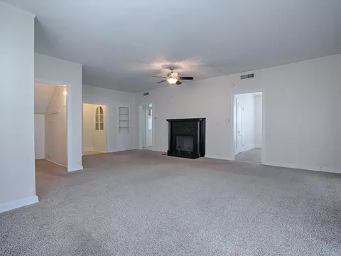 Living - 422 E 426 E Citrus Ave, Eustis, FL 32726 photo 4 of 17
