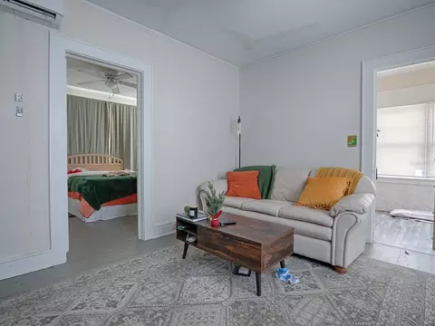 Living - 422 E 426 E Citrus Ave, Eustis, FL 32726 photo 12 of 17
