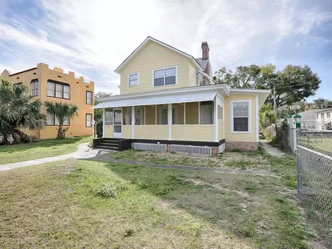Exterior - 422 E 426 E Citrus Ave, Eustis, FL 32726 photo 1 of 16