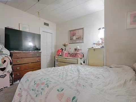 Bedroom - 422 E 426 E Citrus Ave, Eustis, FL 32726 photo 3 of 19