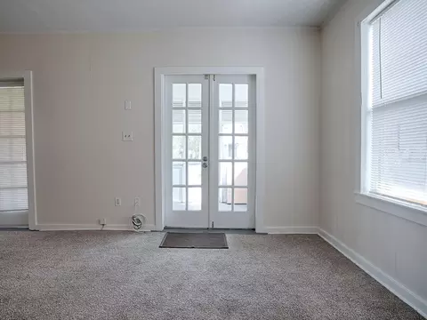 Living - 422 E 426 E Citrus Ave, Eustis, FL 32726 photo 9 of 17