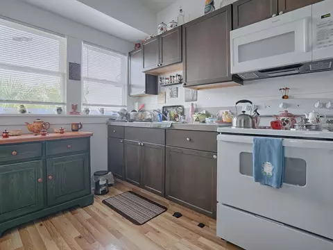 Kitchen - 422 E 426 E Citrus Ave, Eustis, FL 32726 photo 5 of 14