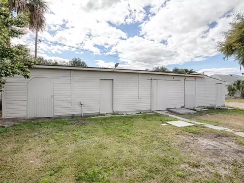 Exterior - 422 E 426 E Citrus Ave, Eustis, FL 32726 photo 16 of 16
