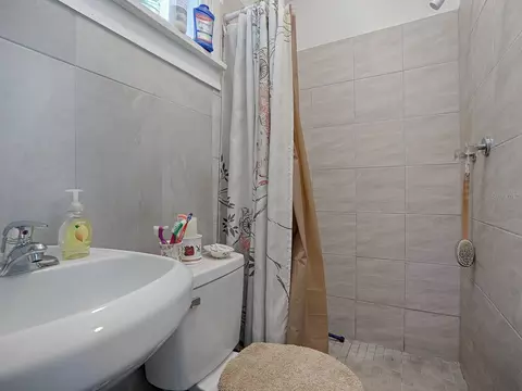 Bath - 422 E 426 E Citrus Ave, Eustis, FL 32726 photo 5 of 8