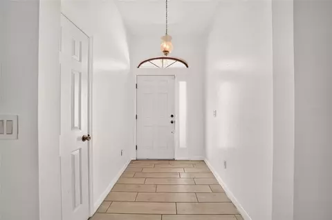 Entry Way - 5325 SW 129th Pl, Ocala, FL 34473 photo 2 of 4