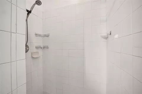 Bath - 5325 SW 129th Pl, Ocala, FL 34473 photo 4 of 6