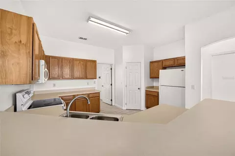 Kitchen - 5325 SW 129th Pl, Ocala, FL 34473 photo 3 of 5