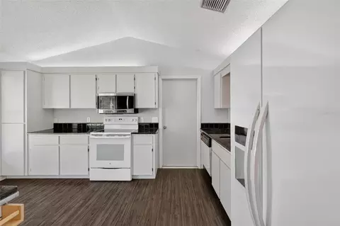 Kitchen - 217 Eastridge Dr, Eustis, FL 32726 photo 2 of 6