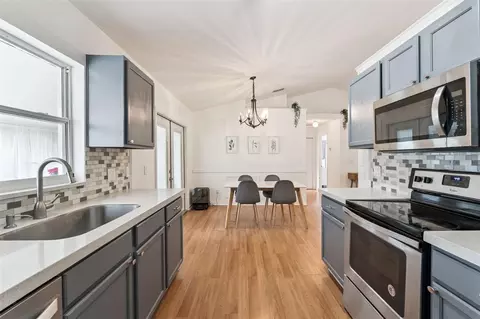 Kitchen - 11630 Kipling Ct, Clermont, FL 34711 photo 2 of 4