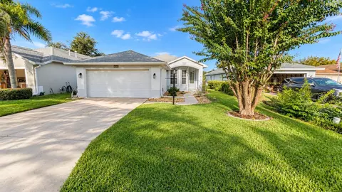 4925 Portsmouth St, Tavares, FL 32778