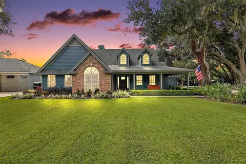 267 Reserve Dr, Tavares, FL 32778