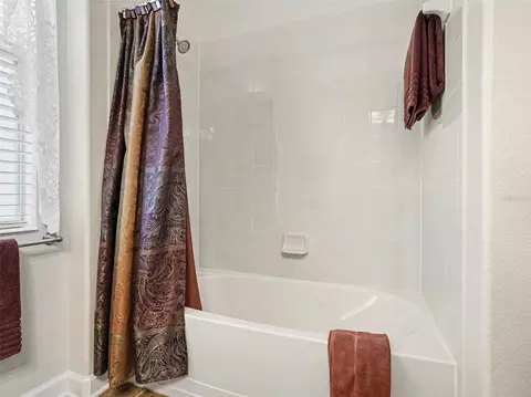 Bath - 2862 Captiva St, Clermont, FL 34711 photo 4 of 6