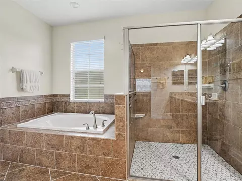 Bath - 2862 Captiva St, Clermont, FL 34711 photo 2 of 6