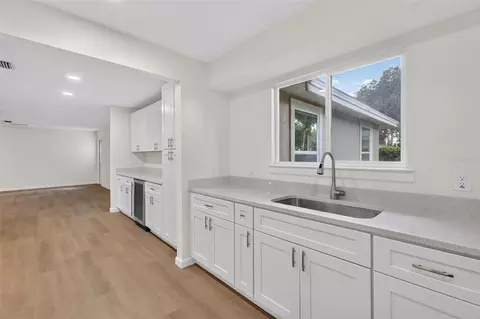 Kitchen - 11041 SE 174th Loop, Summerfield, FL 34491 photo 5 of 5