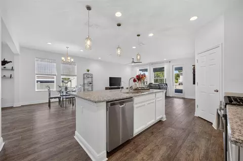 Kitchen - 2818 Bigleaf Maple Dr, Ocoee, FL 34761 photo 4 of 7