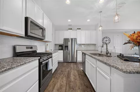 Kitchen - 2818 Bigleaf Maple Dr, Ocoee, FL 34761 photo 5 of 7