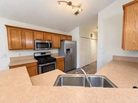 Kitchen - 2813 Mayflower Loop, Clermont, FL 34714 photo 2 of 4