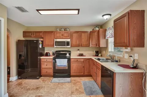 Kitchen - 100 Colonial Pine Ln, Minneola, FL 34715 photo 1 of 4