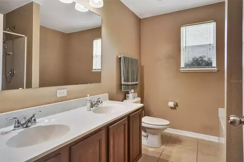 Bath - 100 Colonial Pine Ln, Minneola, FL 34715 photo 4 of 4