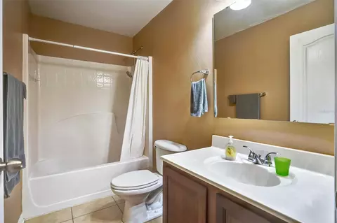 Bath - 100 Colonial Pine Ln, Minneola, FL 34715 photo 2 of 4