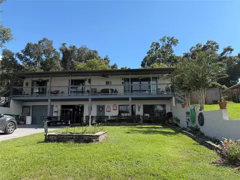 521 E Mirror Lake Dr, Fruitland Park, FL 34731