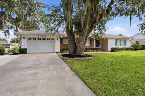 1320 Lee Ct, Leesburg, FL 34748