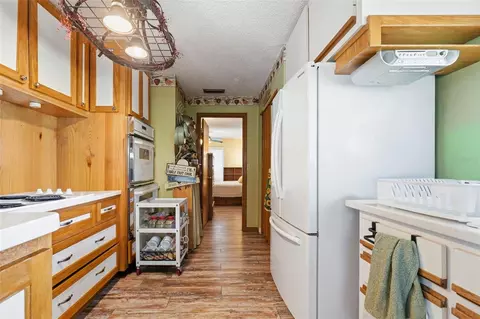 Kitchen - 400 Lakeshore Dr, Eustis, FL 32726 photo 4 of 4