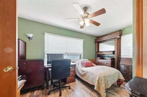 Bedroom - 400 Lakeshore Dr, Eustis, FL 32726 photo 3 of 3