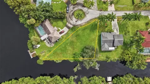 261 Alameda Ave, Fort Myers, FL 33905