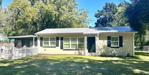706 Mulberry St, Fruitland Park, FL 34731