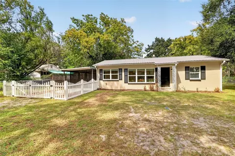 706 Mulberry St, Fruitland Park, FL 34731