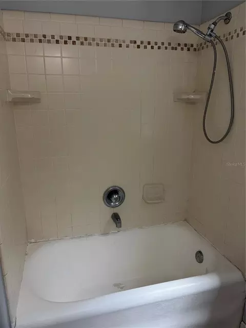Bath - 19 W Pendleton Ave, Eustis, FL 32726 photo 2 of 3