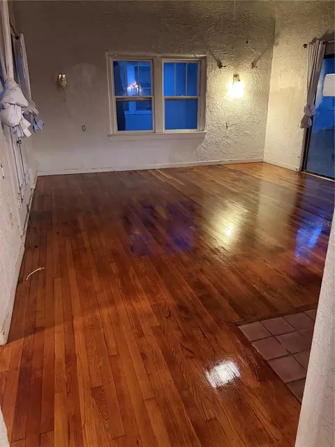 Living - 19 W Pendleton Ave, Eustis, FL 32726 photo 1 of 3
