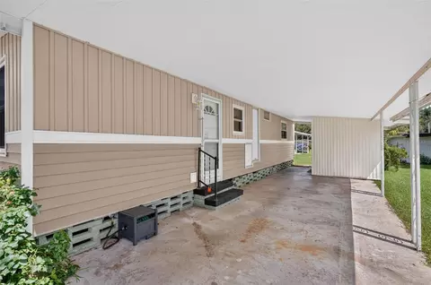 Exterior - 162 Woodmere Dr #A, Eustis, FL 32726 photo 5 of 11