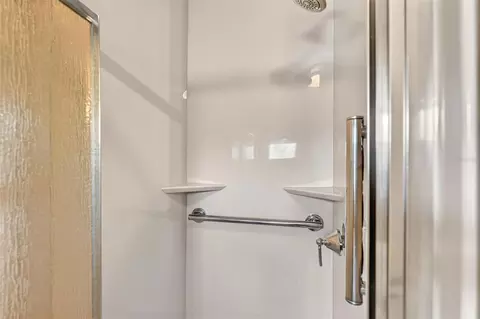 Bath - 162 Woodmere Dr #A, Eustis, FL 32726 photo 4 of 4