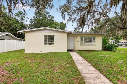 1125 N Donnelly St, Mount Dora, FL 32757
