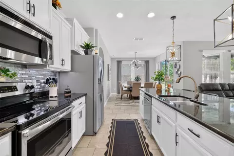 Kitchen - 4036 Brookshire Cir, Eustis, FL 32736 photo 4 of 5