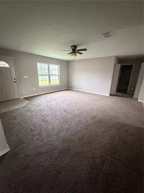 Living - 5713 SW 128th Pl, Ocala, FL 34473 photo 2 of 4