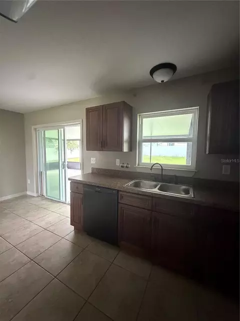 Kitchen - 5713 SW 128th Pl, Ocala, FL 34473 photo 1 of 3