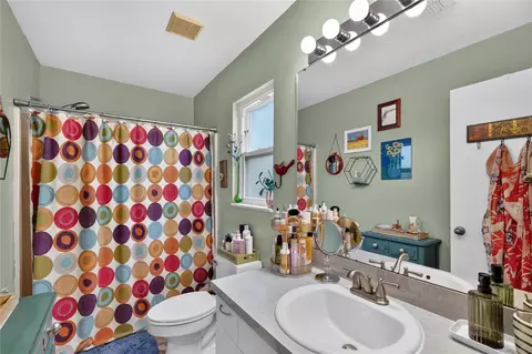 Bath - 2670 Winchester Cir, Eustis, FL 32726 photo 1 of 2