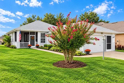 3300 Saratoga Dr, Tavares, FL 32778
