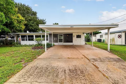 31722 Imperial Dr, Tavares, FL 32778